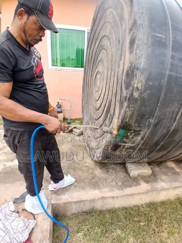 Tank Leakage · Photo 1
