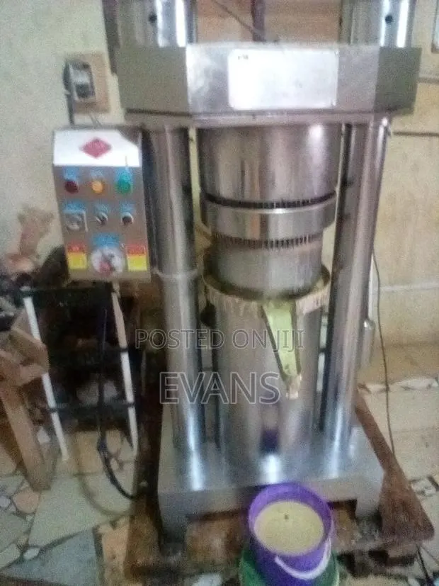 Hydraulic Oil Press · Photo 1