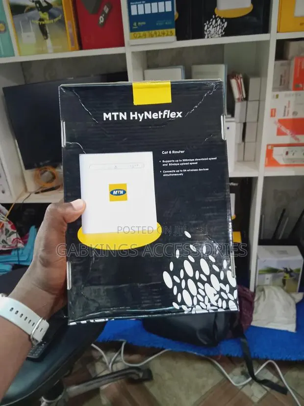 MTN Hynetflex Universal Router With a Ups Outdoor Usage · Photo 2