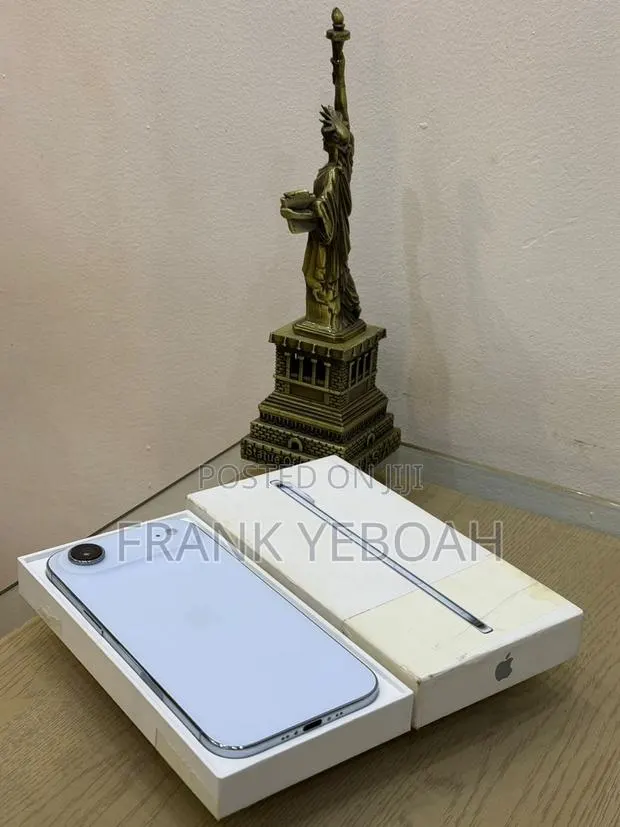 Apple iPhone Air 256 GB Blue · Photo 1