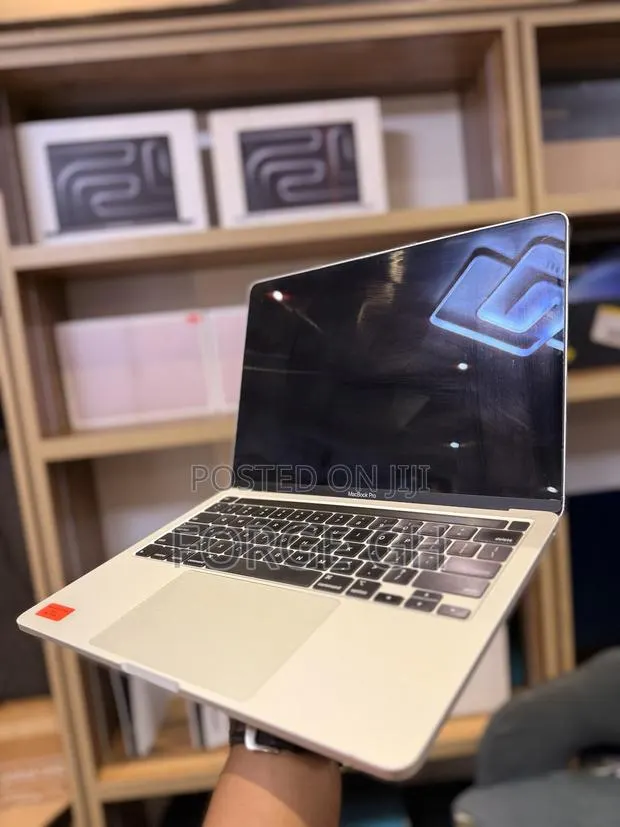 Laptop Apple MacBook Pro 2020 8GB Intel Core i5 SSD 256GB · Photo 1
