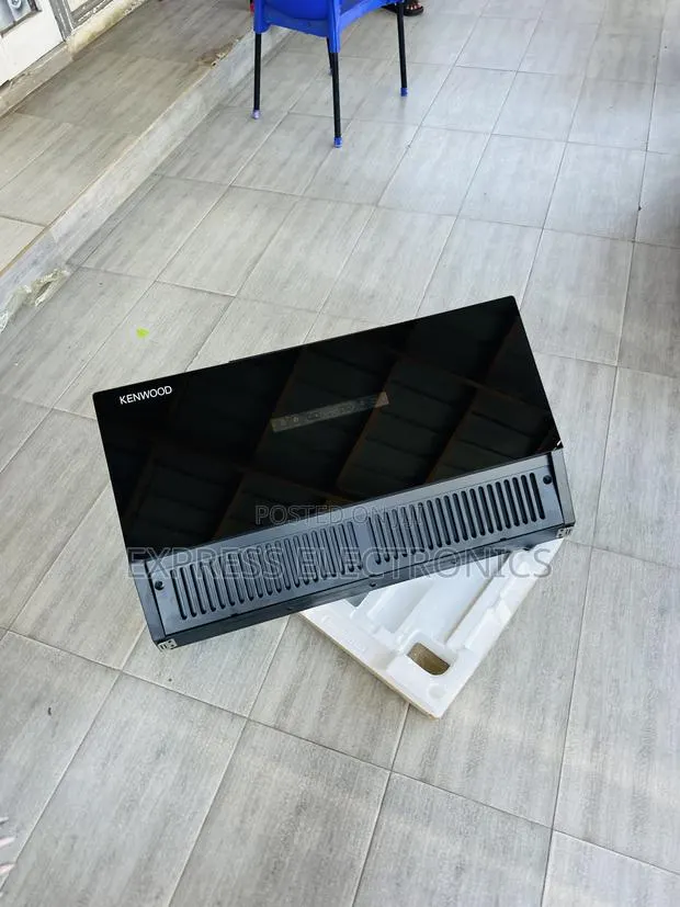 Stainless Sleek Steel Kenwood 90cm Mirror Black Finish Extractor · Photo 1
