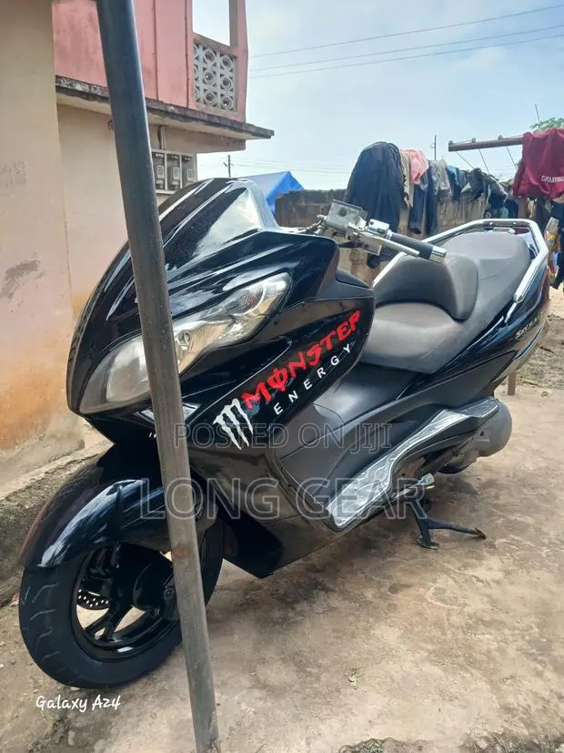 Suzuki Burgman 2015 Black · Photo 1