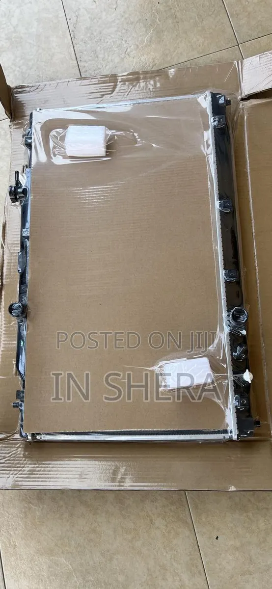 Honda Civic Radiator Water Tank 2022 2023 2024 2024 2025 · Photo 1