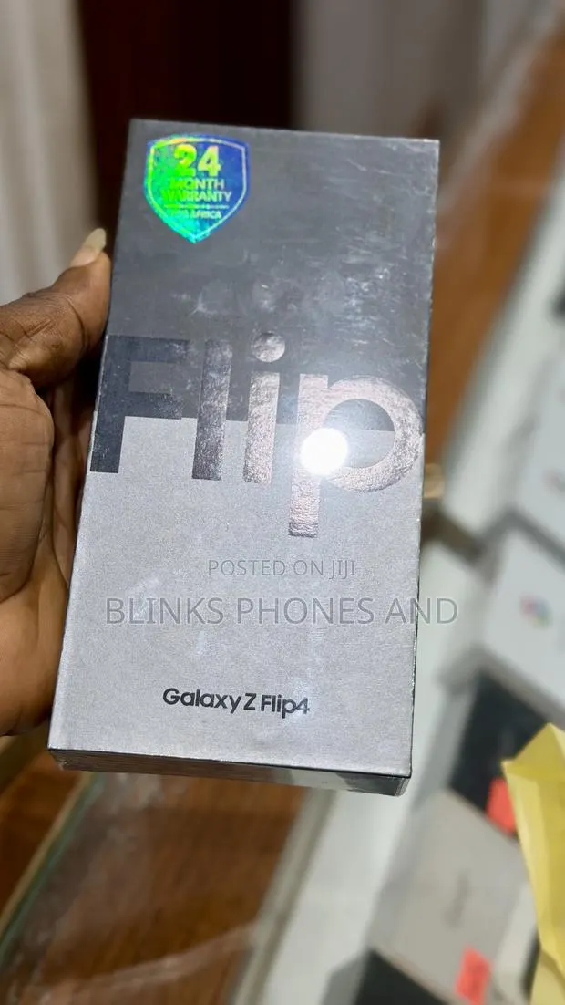 New Samsung Galaxy Z Flip4 256 GB Gray · Photo 1