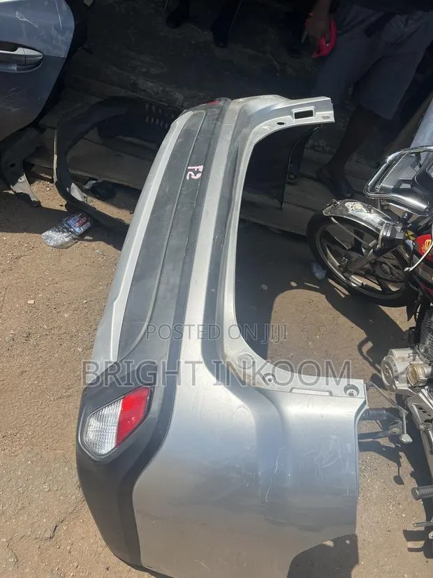 Mitsubishi Outlander 2018 2019 2020 Back Bumper Complete · Photo 1