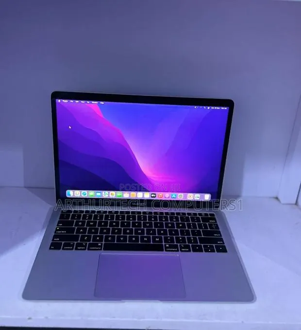 Laptop Apple MacBook Air 2018 8GB Intel Core I5 SSD 128GB · Photo 1