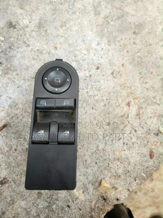 Opel Astra B Power Window Switch · Photo 1