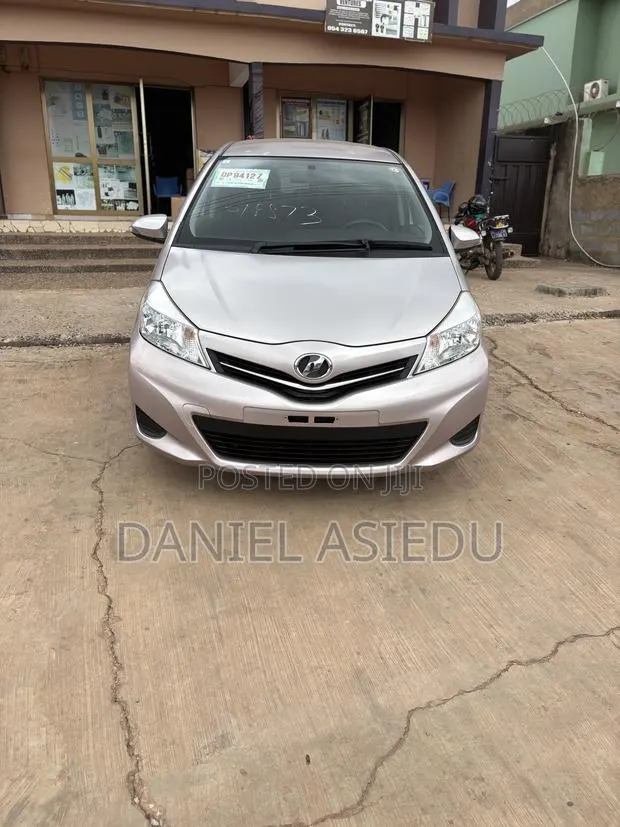 Toyota Vitz 1.3 AWD 3dr 2013 Pink · Photo 1