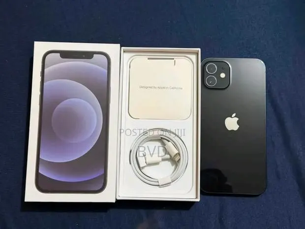 New Apple iPhone 12 128 GB Black · Photo 1