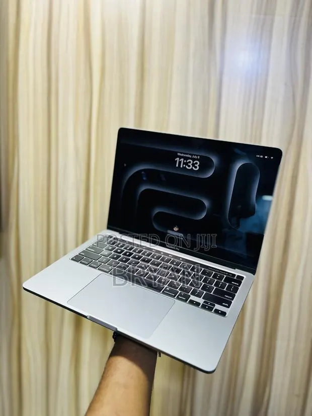 Laptop Apple MacBook Pro 2020 8GB Intel Core i5 SSD 512GB · Photo 1