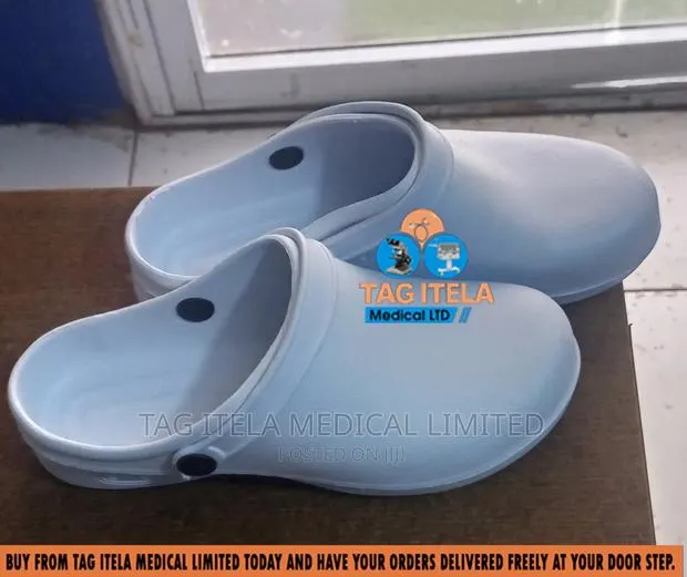 Clogs (Plain) · Photo 1