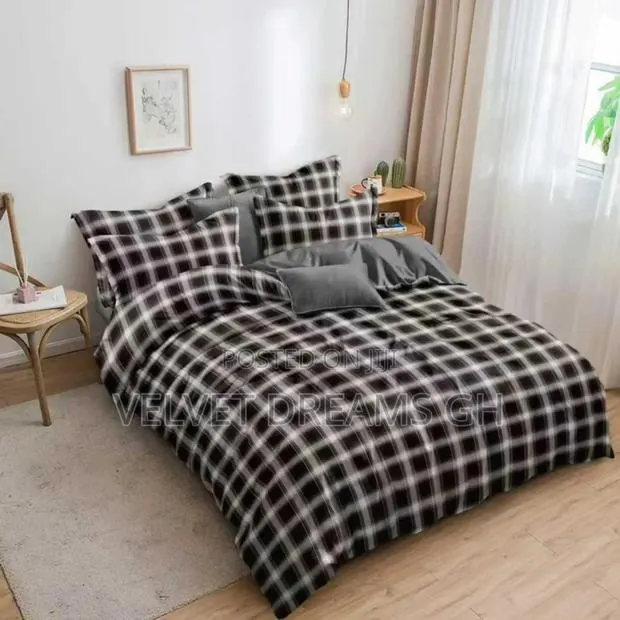 Premium Queensize 4-Piece Duvet Set · Photo 1
