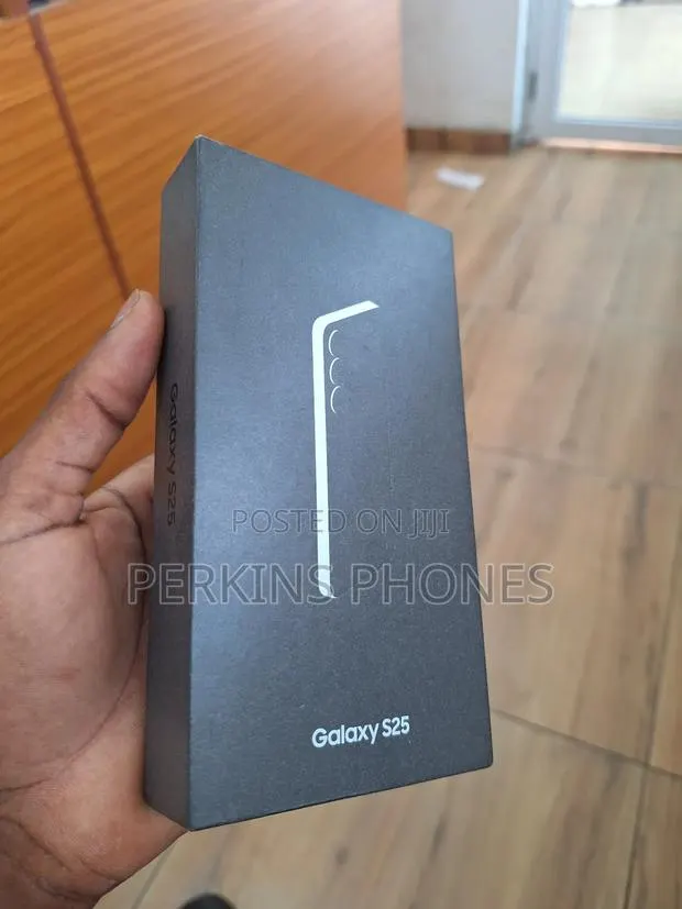 New Samsung Galaxy S25 256 GB Blue · Photo 1