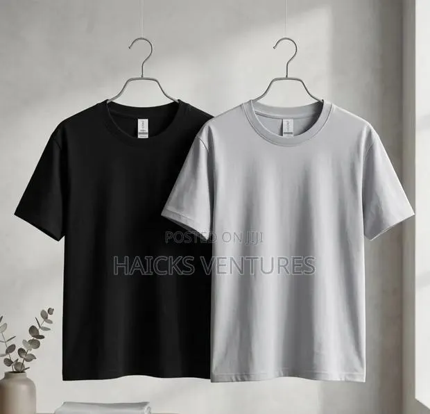 Plain Round Neck T. Shirt · Photo 1