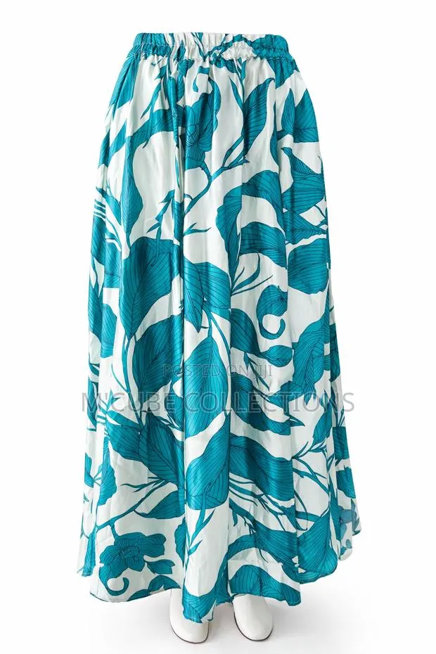 Emerald Leaf Print Maxi Skirt · Photo 1