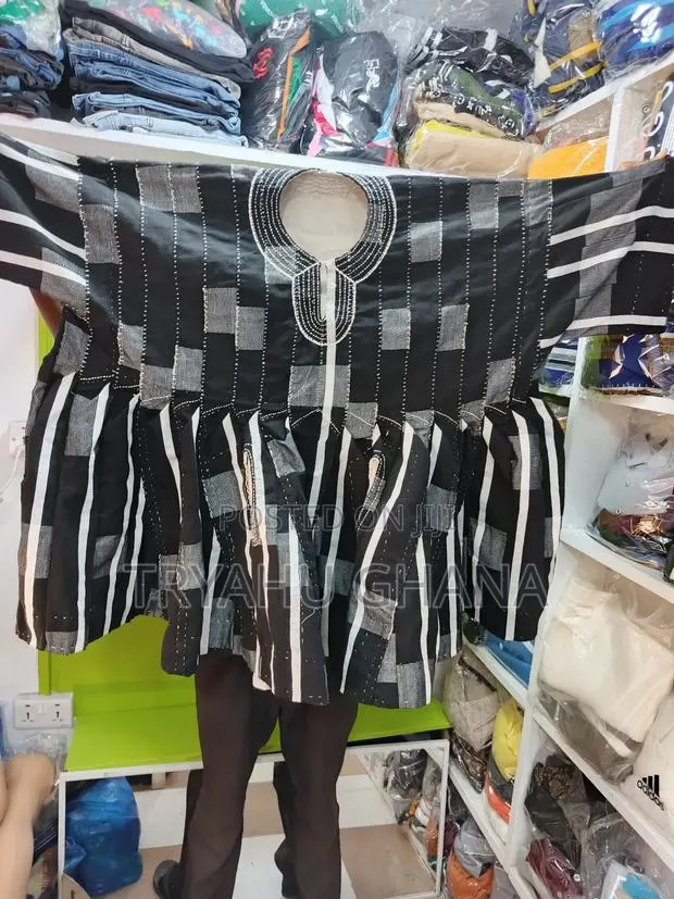 Order Now Original Black and White Smocks at Tryahu · Photo 1