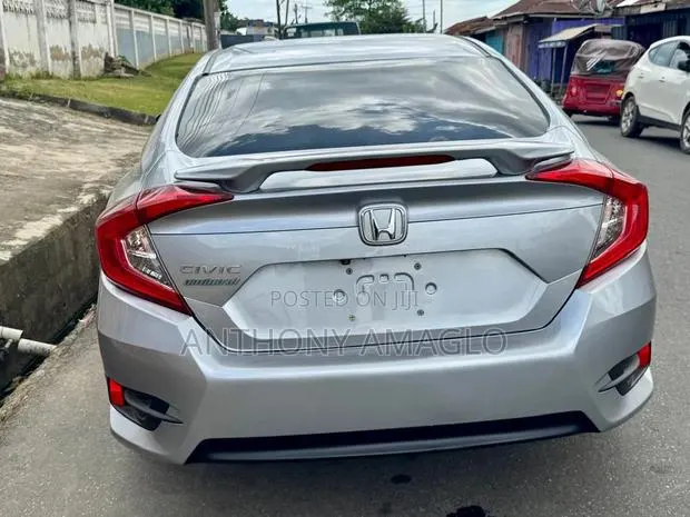 Honda Civic 2016 Gray · Photo 1