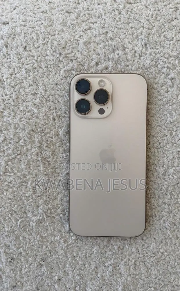 Apple iPhone 16 Pro 128 GB Gold · Photo 1