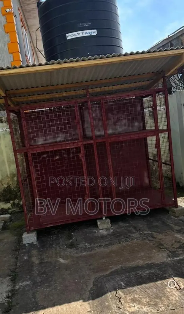 Double Dog Cage · Photo 1
