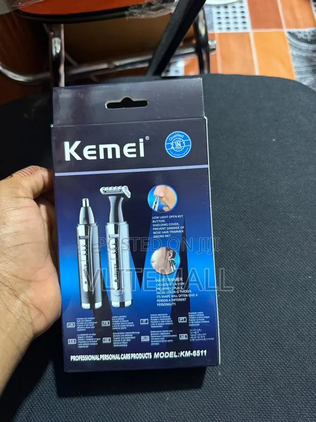 Kemei KM-6511 Is a Rechargeable 2-in-1 Grooming Device · Photo 1