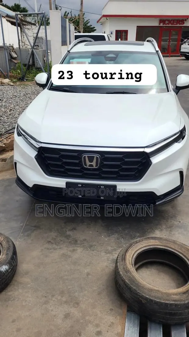 Honda CR-V 2023 White · Photo 1