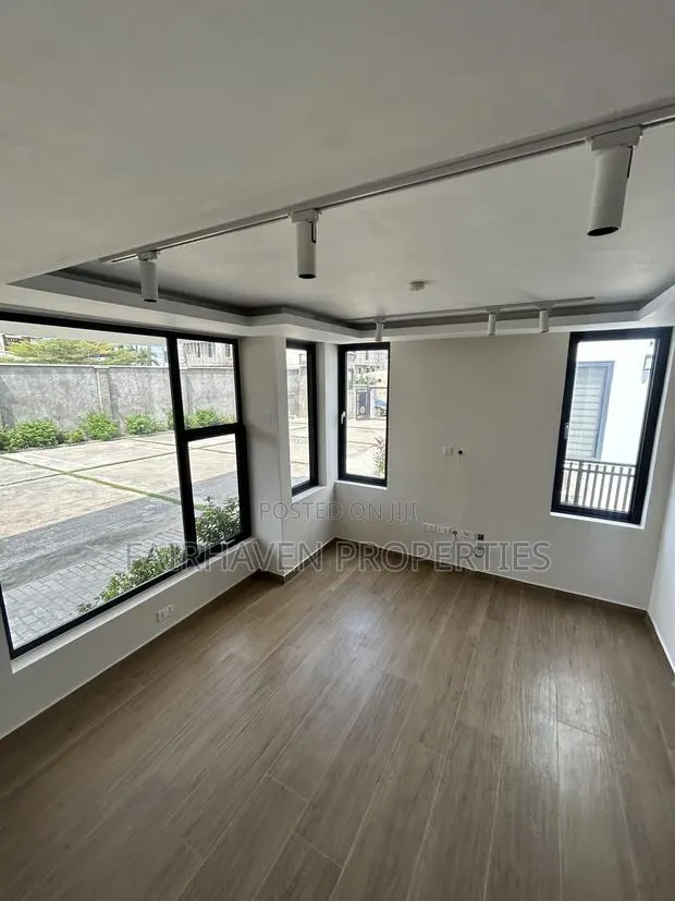 3bdrm Townhouse / Terrace in Fairhaven, Tseaddo for rent · Photo 1