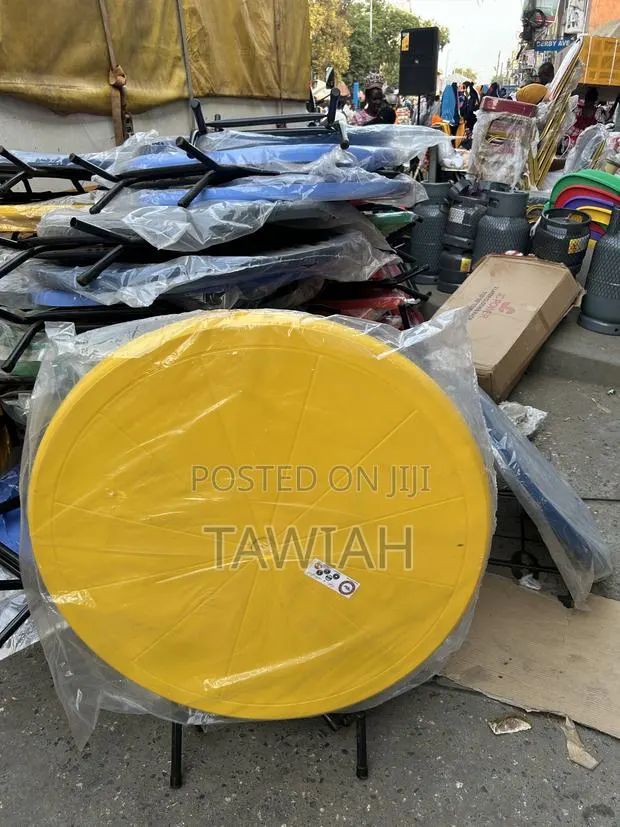 Foldable Plastic Table · Photo 1
