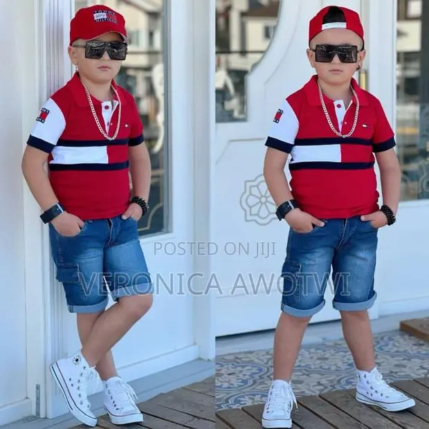 Tommy Shirt and Jeans With Cap · Photo 1