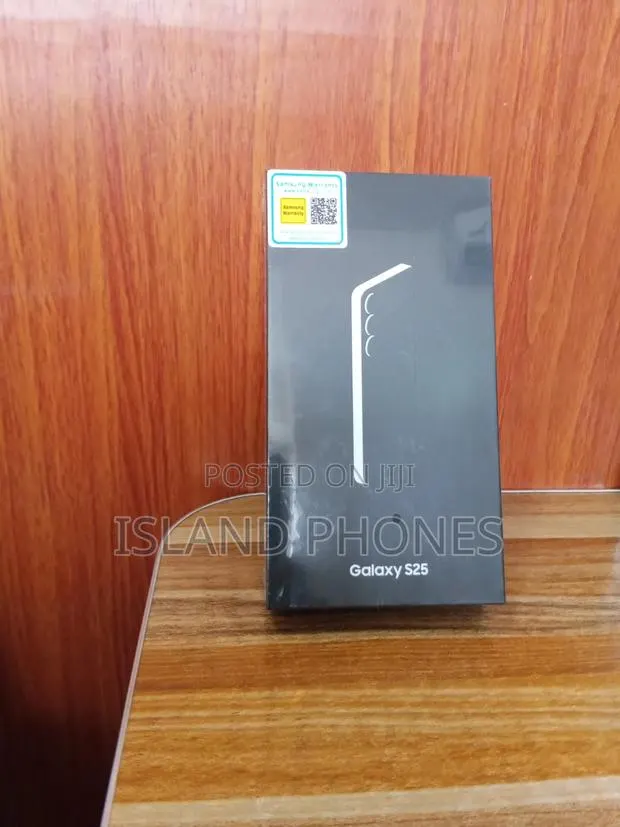 New Samsung Galaxy S25 128 GB Black · Photo 1