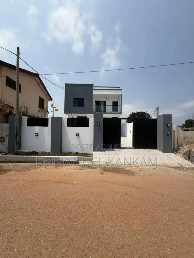 4bdrm House in Baatsona Total for sale · Photo 1
