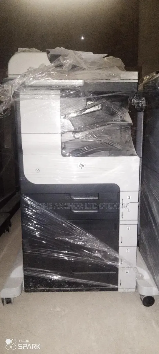 HP M725 Copier · Photo 1
