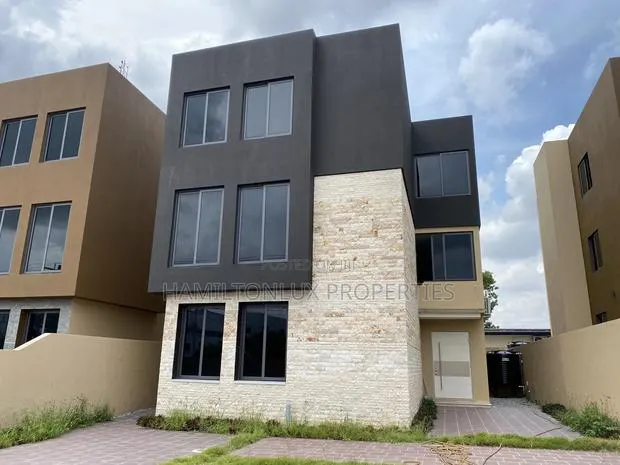 4bdrm Mansion in East Legon, Boundary Road Area for rent · Photo 1