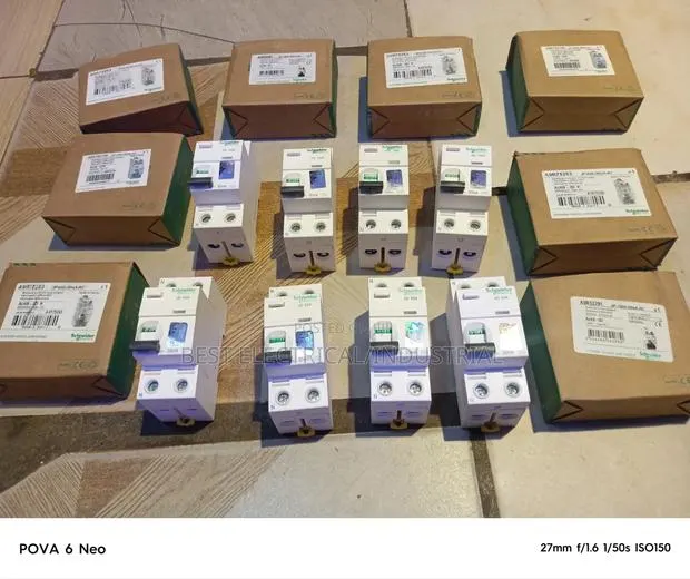 Schneider RCCB Breaker 63a 100a · Photo 1
