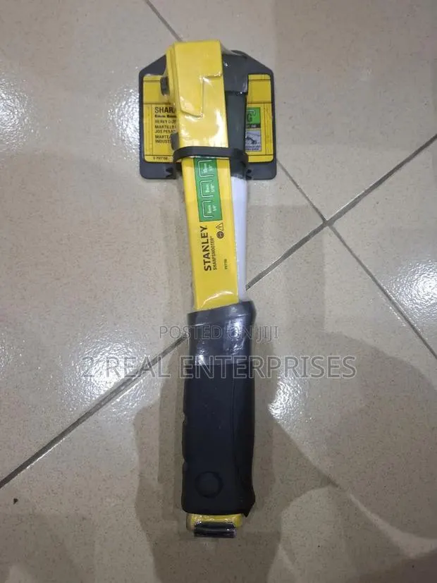 STANLEY SharpShooter Heavy-Duty Hammer Tacker Model PHT150 / PHT150C · Photo 1