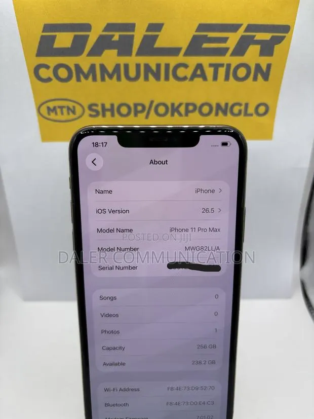 Apple iPhone 11 Pro Max 256 GB Gold · Photo 1
