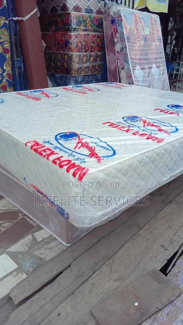 King Size Mattress 12" Standard Density [Soft] · Photo 1
