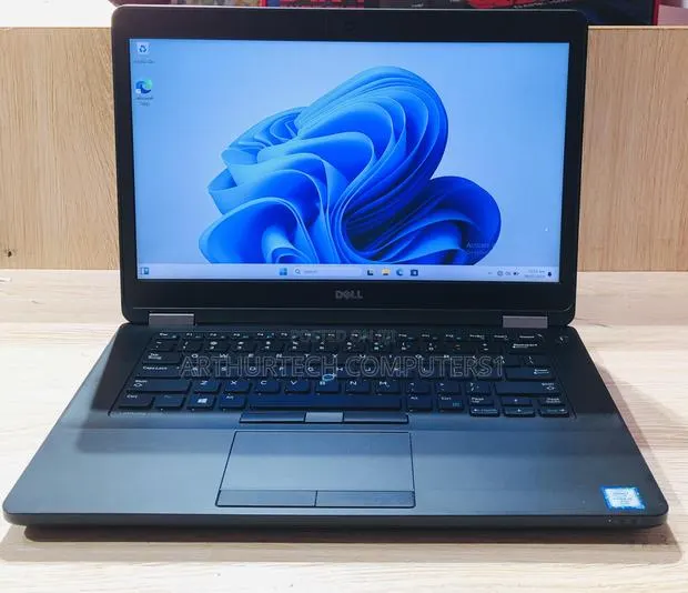 Laptop Dell 8GB Intel Core I5 SSD 256GB · Photo 1