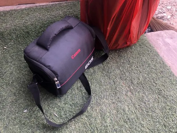 Waterproof Nylon Camera Shoulder Bag 4000d 2000d 5d Mark Iv · Photo 1