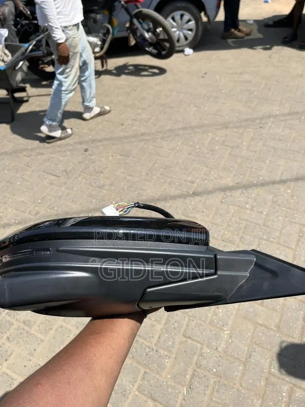 Honda Accord 2019-2022 Right Mirror · Photo 1