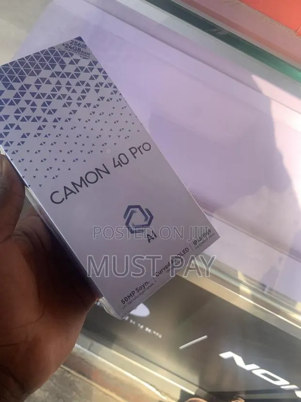 New Tecno Camon 40 Pro 4G 256 GB Blue · Photo 1