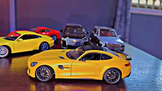 Realistic Benz GTR Alloy/Metalic Toy Car · Photo 1