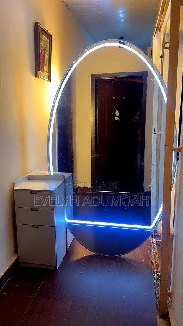 Luxury Double-Sided LED Salon Mirror With Matching Cabinets/Trolleys · Photo 1