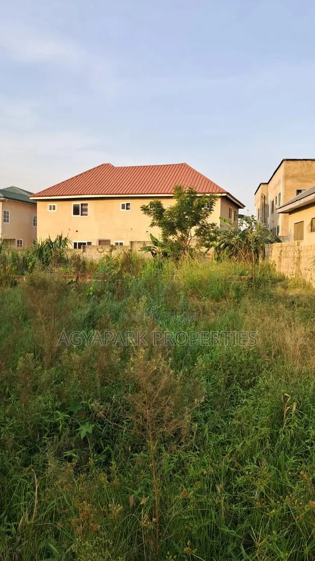 Plot of Landg for Sale · Photo 1