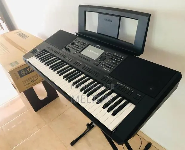 Yamaha PSR-Sx700 61keys Keyboard · Photo 1