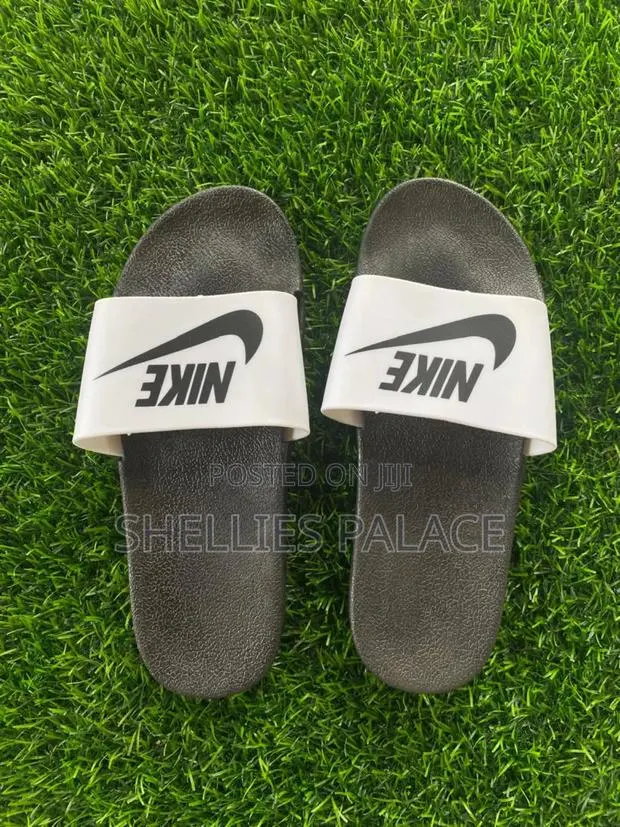 Unisex Slippers Sandals · Photo 1