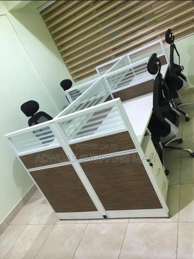 4 in 1 Workstation · Photo 1