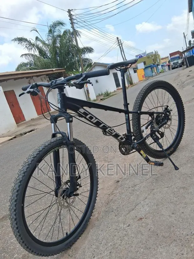 Motorcycle 2025 Black · Photo 1