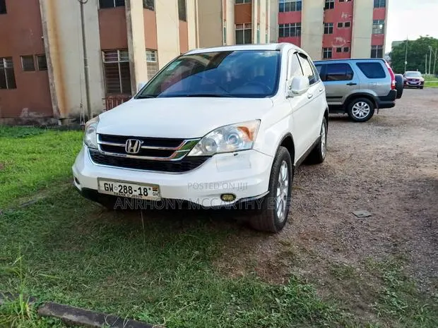 Honda CR-V 2010 White · Photo 1
