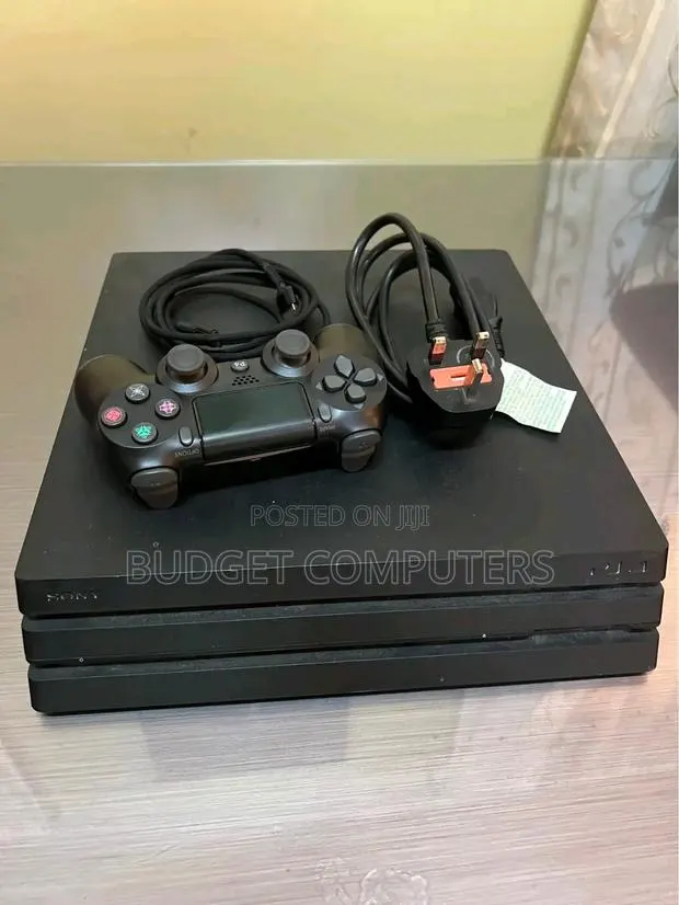 Ps4 Pro With Games · Photo 1